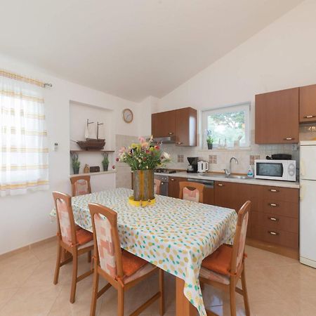 Apartmani Lenka อูกล์ยัน ภายนอก รูปภาพ