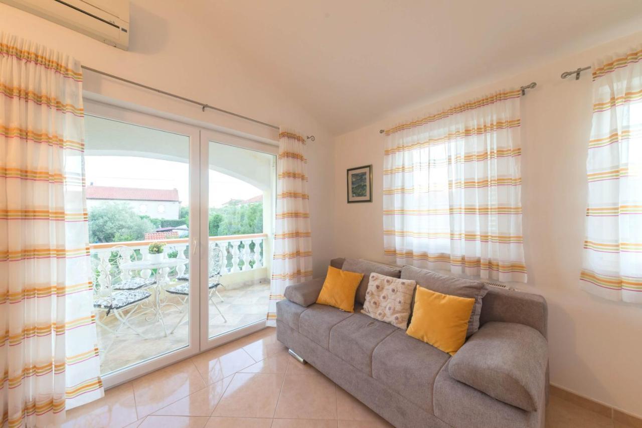 Apartmani Lenka อูกล์ยัน ภายนอก รูปภาพ