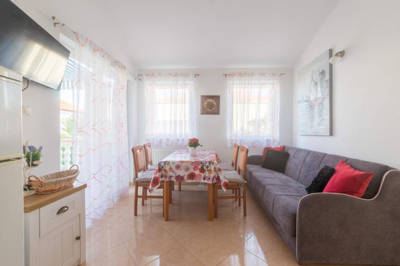 Apartmani Lenka อูกล์ยัน ภายนอก รูปภาพ